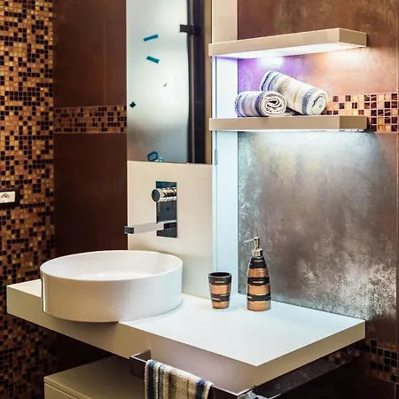 Apartamento Guesthost - Costiglioli & Elegant Duplex