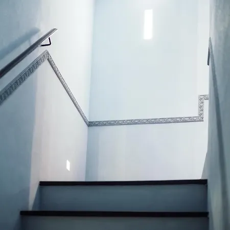 Costiglioli & Elegant Duplex アパート