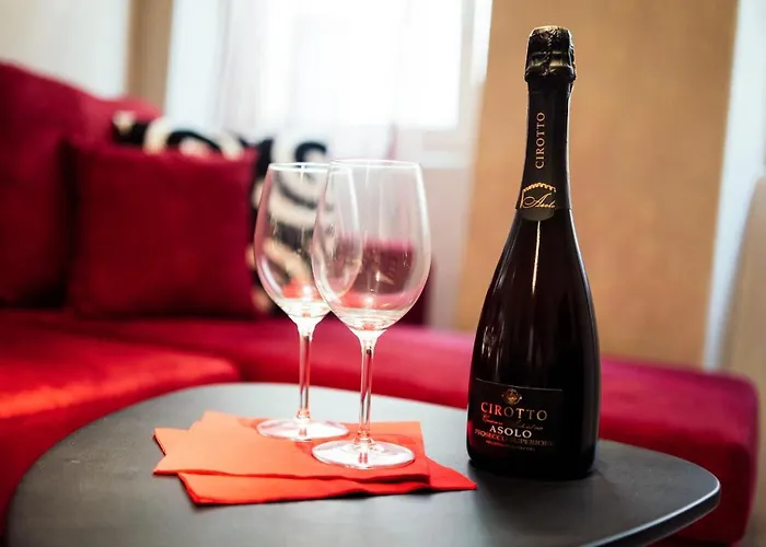 Guesthost - Costiglioli & Elegant Duplex 圣雷默