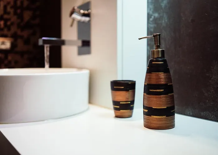 Guesthost - Costiglioli & Elegant Duplex 圣雷默